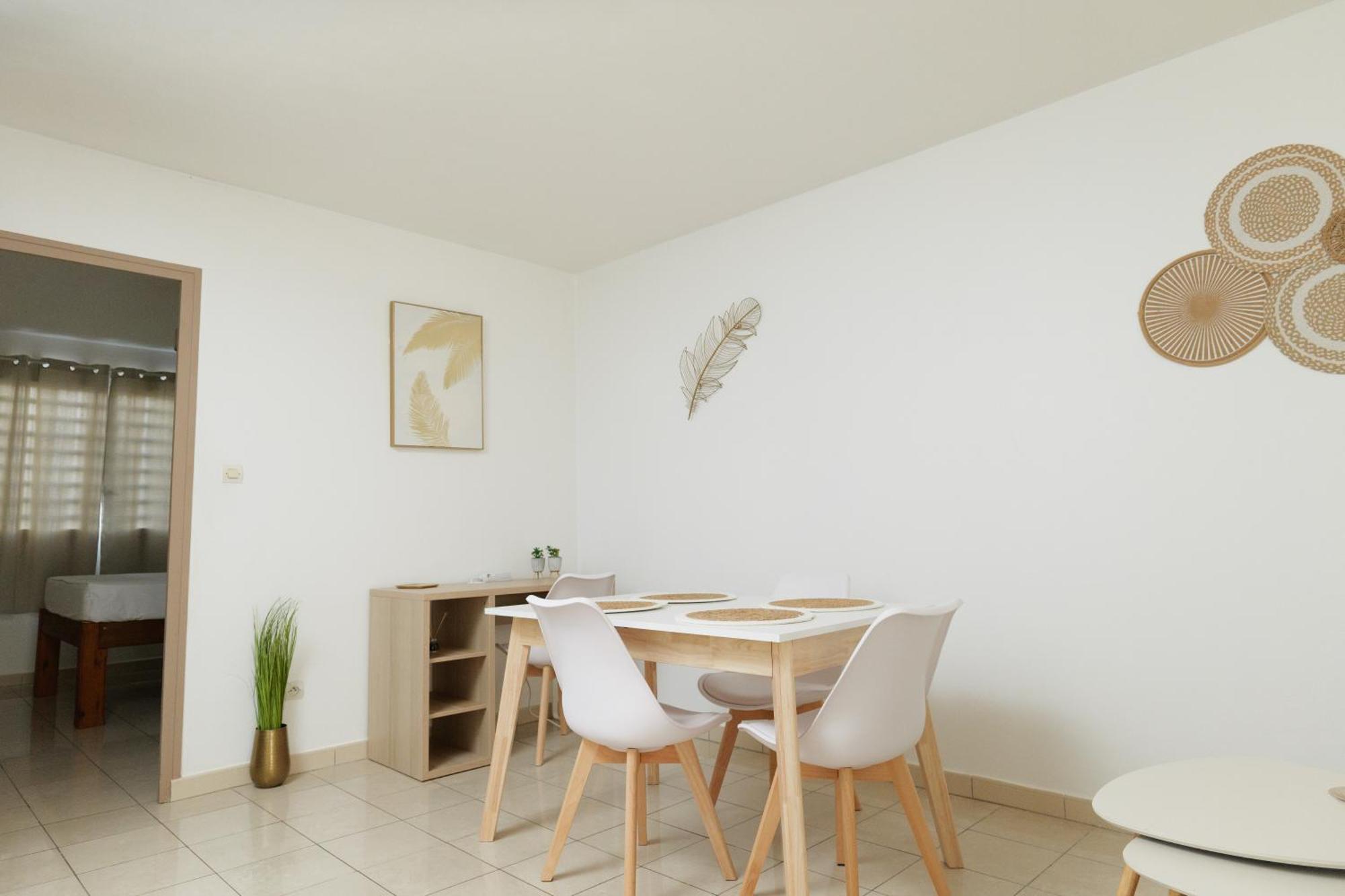 Appart. T3 Les Hauts De Madiana Schoelcher Luaran gambar